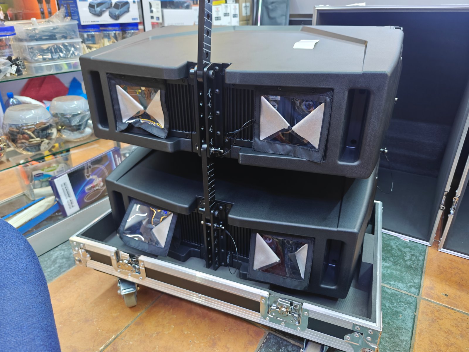 RCF HDL 20-A Active Line Array System – Pair with Flight Case